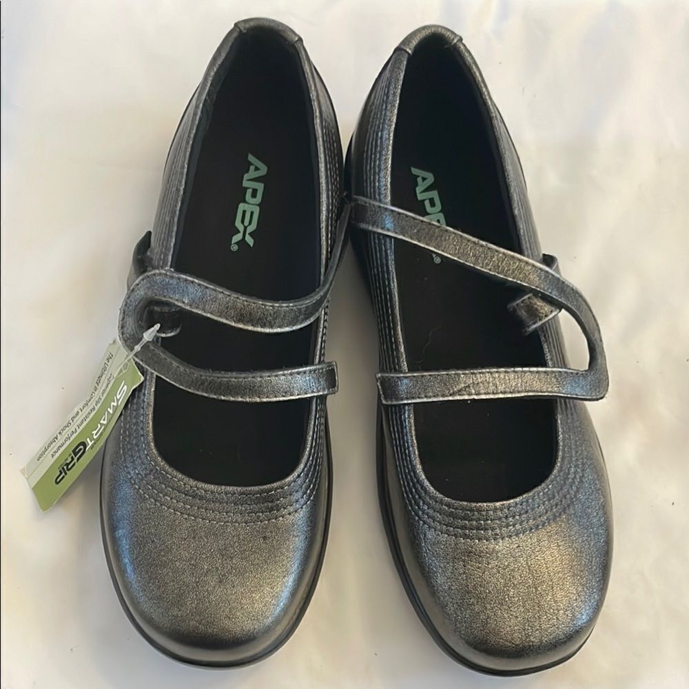 APEX WOMENS MARY JANE STYLE PEWTER SHOES. NEW WITH TAGS
